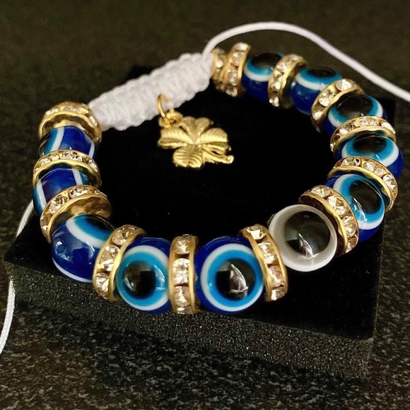 Beautiful Handmade Blue Evil Eye White Bracelet - Picture 4 of 10
